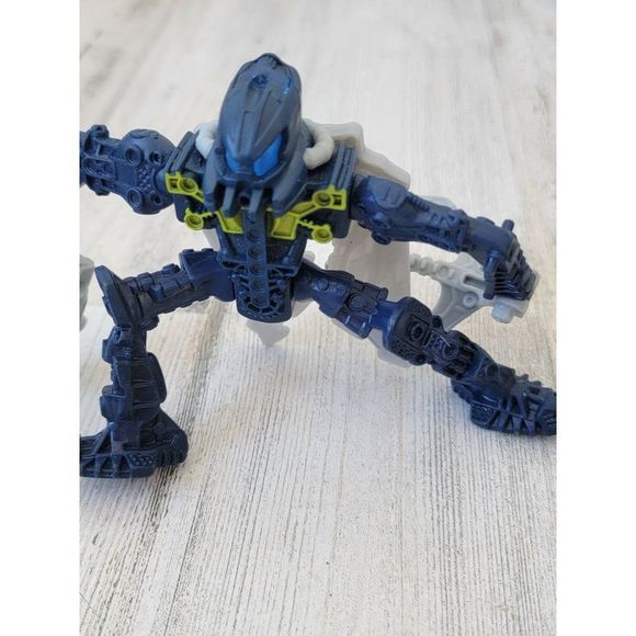 McDonald's 2007 blue Lego Bionicle toy figure - Picture 2 of 5